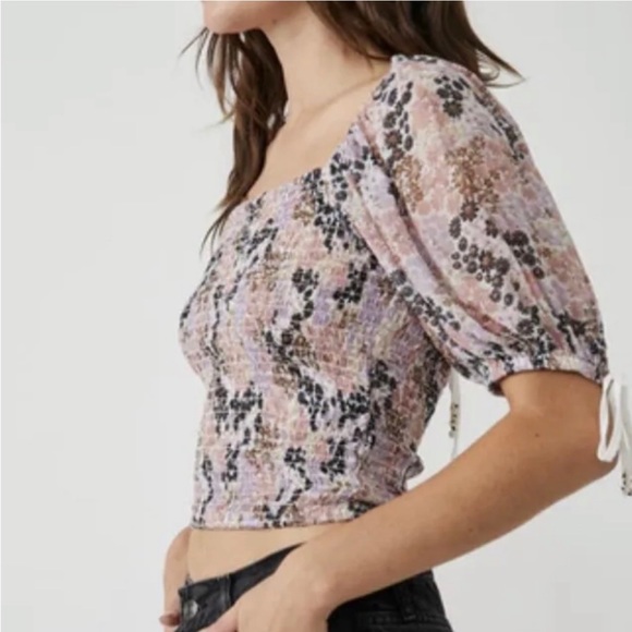 FREE PEOPLE NWT floral rushed with sheer Sleeves Top. - Picture 3 of 7